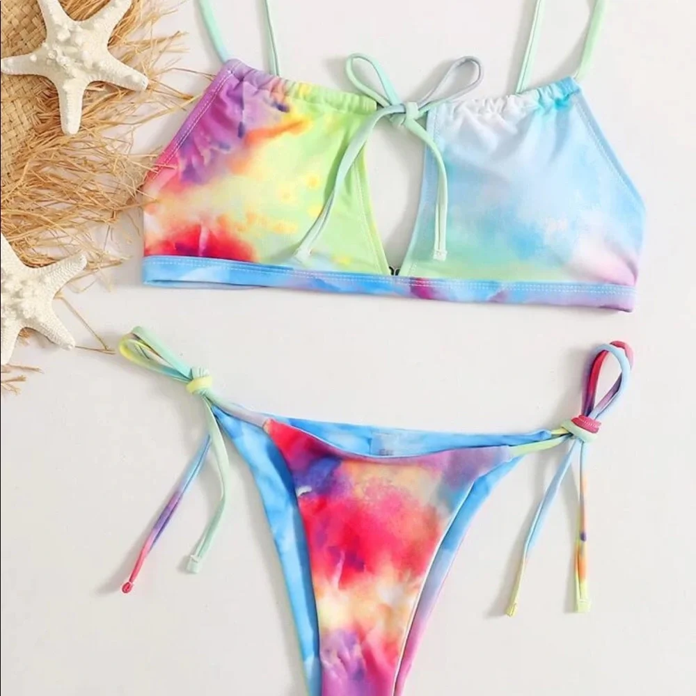 🎉Tie Dye String Bikini Top!